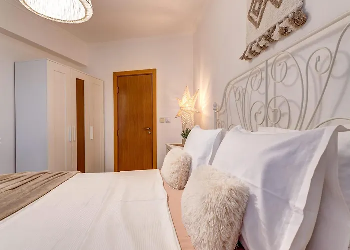 Sweet Family At Grand Monastery Apartment